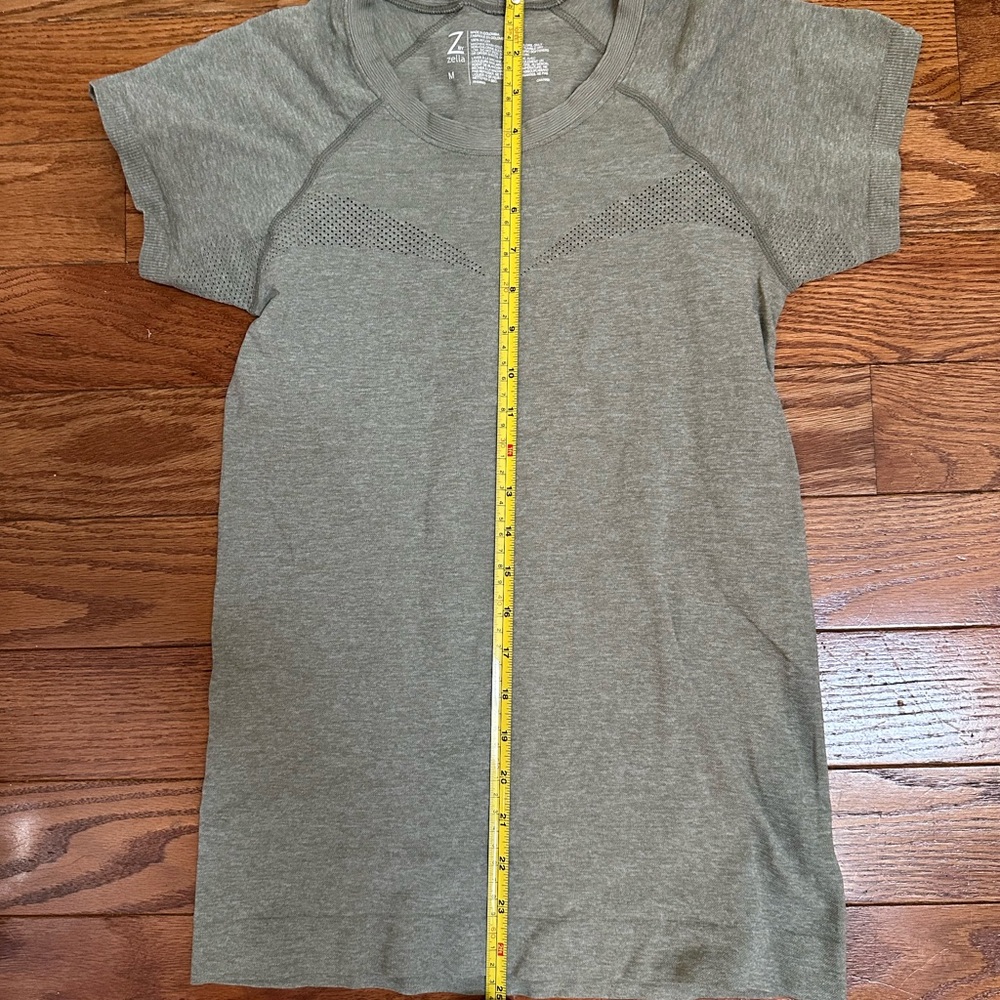 Zella Seamless Olive Short Sleeve Tee